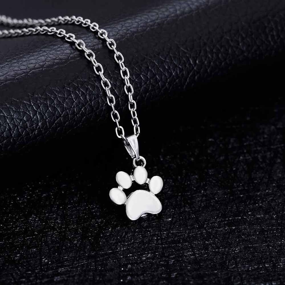 Pet Paw Necklace: Fashion for Dog Lovers!