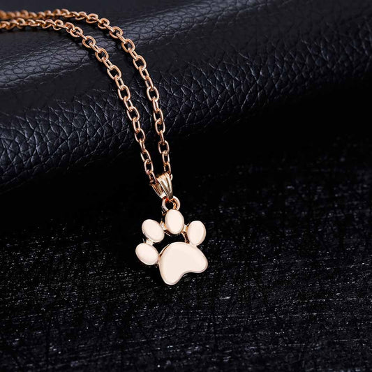 Pet Paw Necklace: Fashion for Dog Lovers!